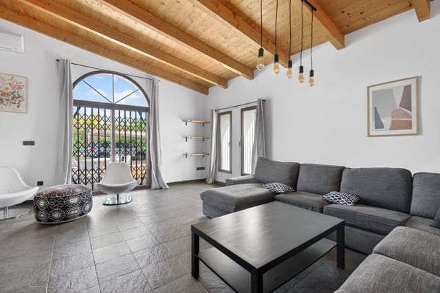 3 makuuhuone Huvila vuokrattavana paikassa Valverde, Elche / Elx - 1 450 € (Ref: 9936870)