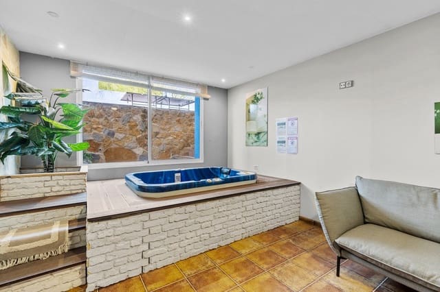 4 soverom Villa til salgs i Santa Pola med svømmebasseng garasje - € 799 000 (Ref: 9948692)
