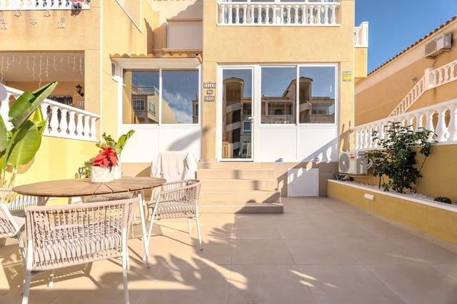 2 makuuhuone Huvila myytävänä paikassa Los Balcones - Los Altos, Orihuela mukana uima-altaan 
autotalli - 199 000 € (Ref: 9956632)