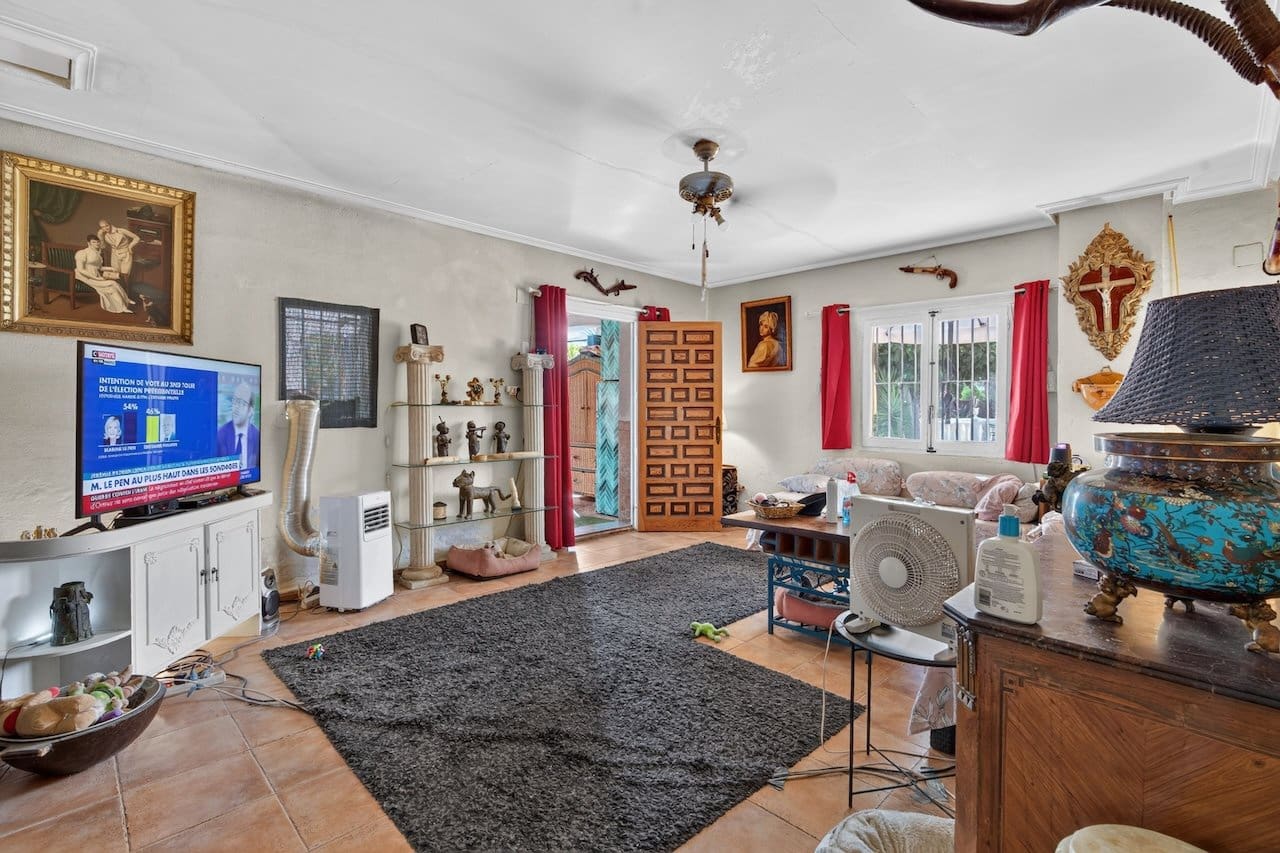 3 bedroom Villa for sale in Elche / Elx with pool garage - € 240,000 (Ref: 9960993)