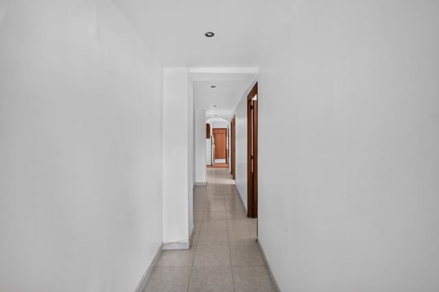 4 chambre Appartement à vendre à Benalúa, Alicante ville avec piscine - 315 000 € (Ref: 9964329)
