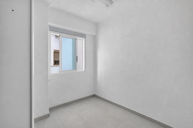 4 chambre Appartement à vendre à Benalúa, Alicante ville avec piscine - 315 000 € (Ref: 9964329)