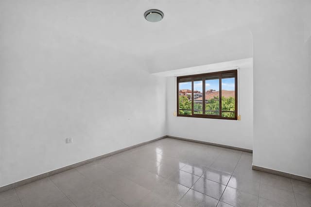 4 chambre Appartement à vendre à Benalúa, Alicante ville avec piscine - 315 000 € (Ref: 9964329)