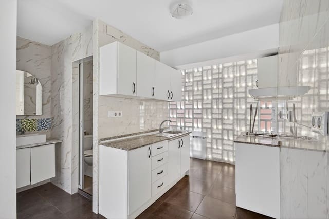 3 slaapkamer Flat te koop in Benalúa, Alicante stad met zwembad - € 179.000 (Ref: 9965908)