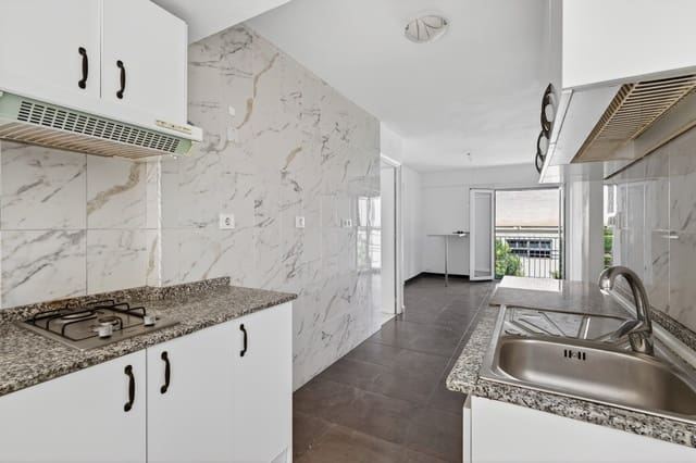 3 slaapkamer Flat te koop in Benalúa, Alicante stad met zwembad - € 179.000 (Ref: 9965908)