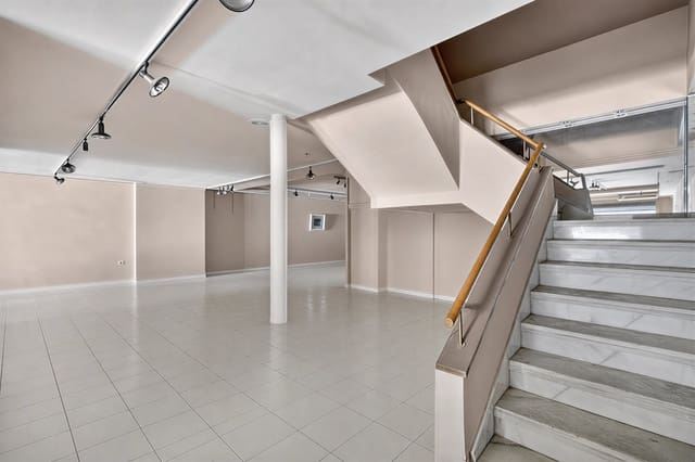 Erhverv til salg i Centro, Elche / Elx med swimmingpool - € 160.000 (Ref: 9971760)