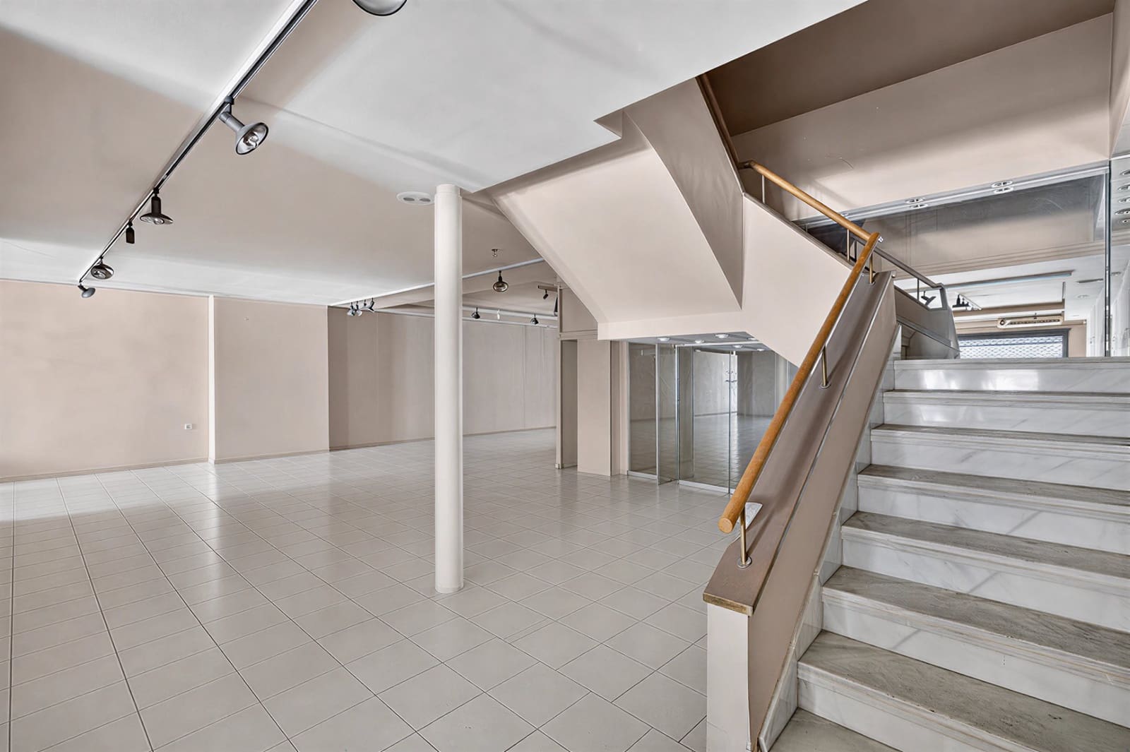 Local Comercial en Elche / Elx en venta con piscina - 160.000 € (Ref: 9971760)