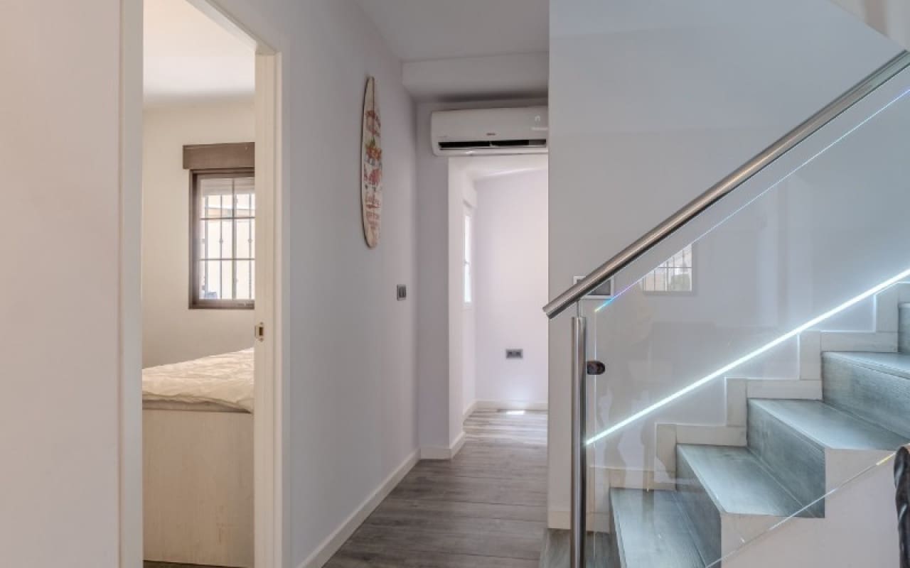 3 bedroom Villa for sale in Torrevieja with pool - € 305,000 (Ref: 10004332)