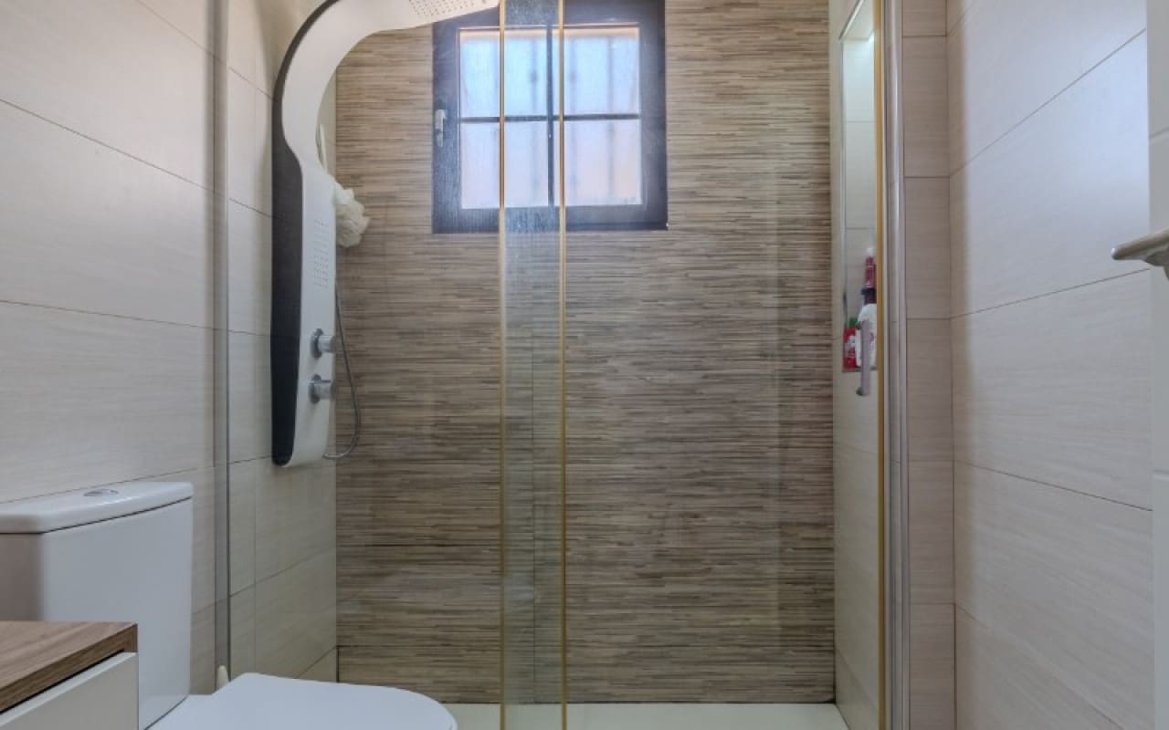 3 bedroom Villa for sale in Torrevieja with pool - € 305,000 (Ref: 10004332)