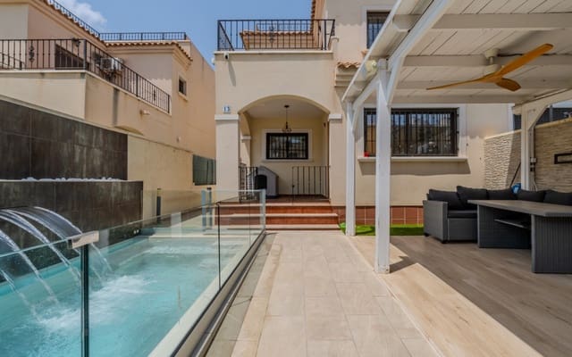 3 soveværelse Villa til salg i Parque Acuático - Sector 25, Torrevieja med swimmingpool - € 305.000 (Ref: 10004332)