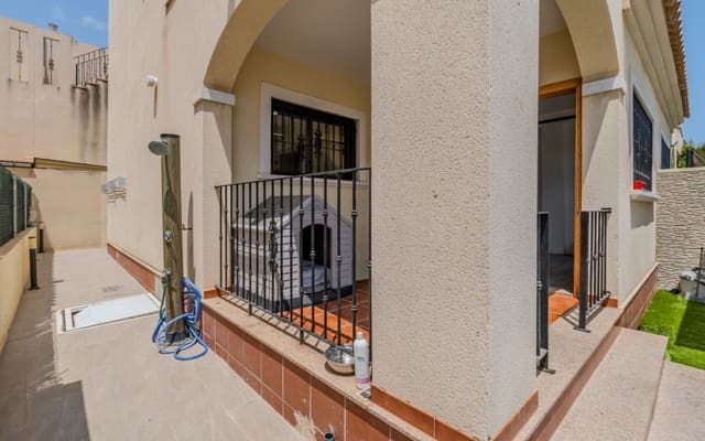 3 soveværelse Villa til salg i Parque Acuático - Sector 25, Torrevieja med swimmingpool - € 305.000 (Ref: 10004332)