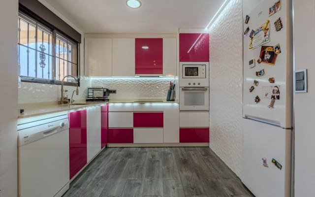 3 soveværelse Villa til salg i Parque Acuático - Sector 25, Torrevieja med swimmingpool - € 305.000 (Ref: 10004332)