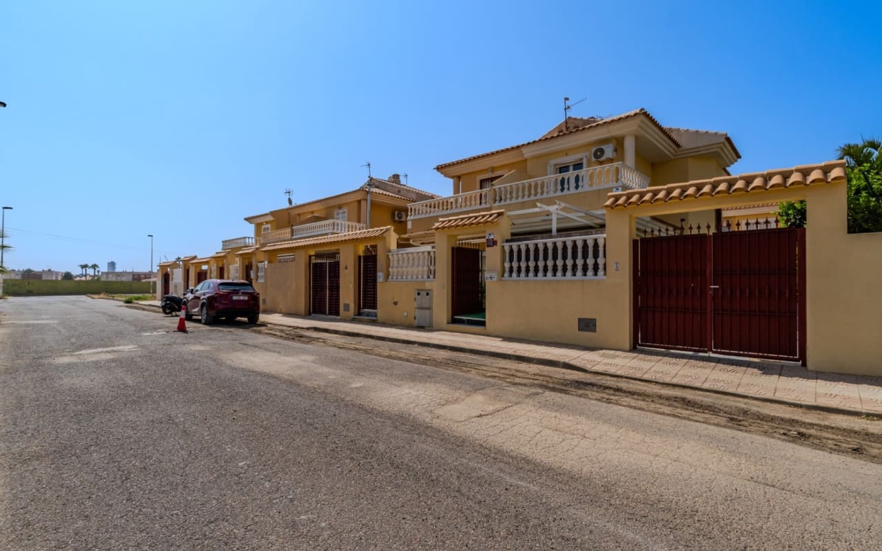 3 soveværelse Villa til salg i Puerto de Mazarron med garage - € 250.000 (Ref: 10004333)