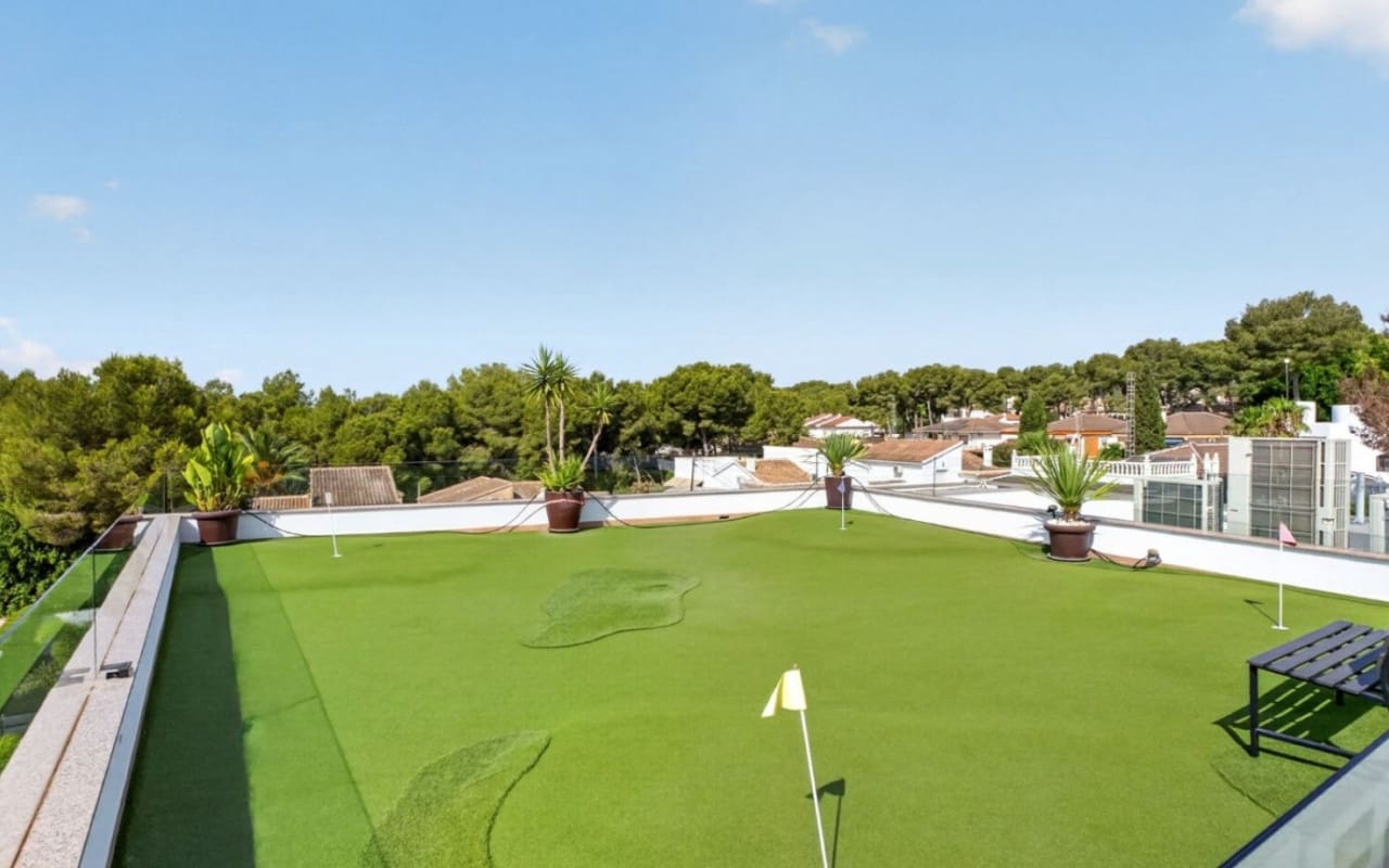 4 soveværelse Villa til salg i Pinar de Campoverde med swimmingpool garage - € 1.475.000 (Ref: 10004334)