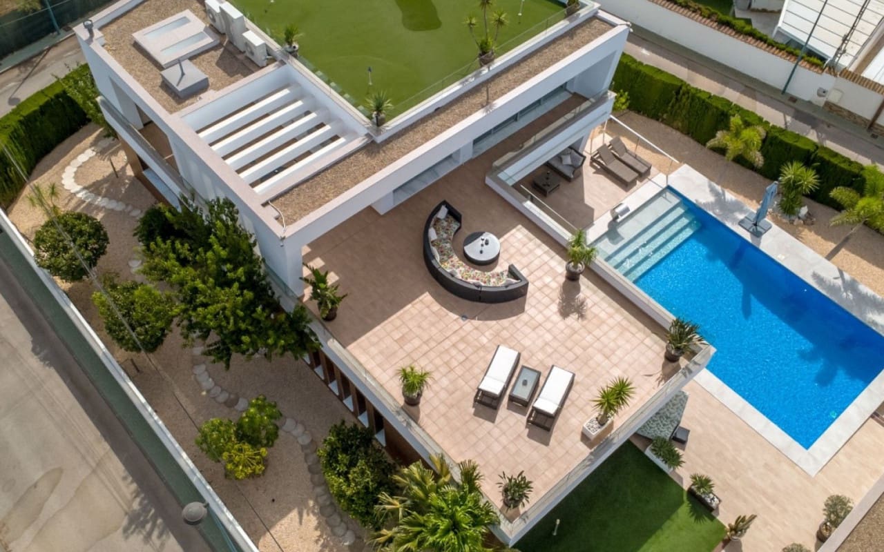 4 soveværelse Villa til salg i Pinar de Campoverde med swimmingpool garage - € 1.475.000 (Ref: 10004334)
