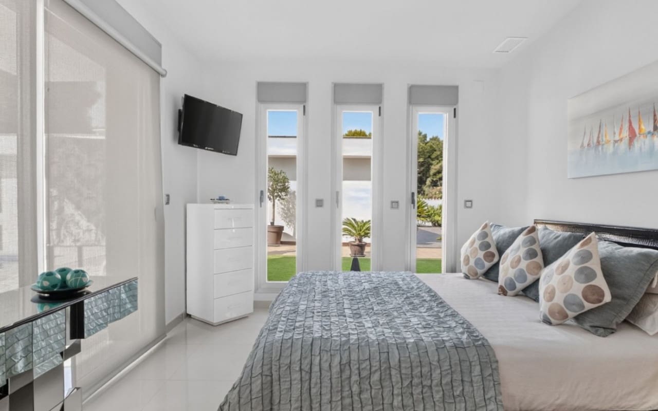 4 soveværelse Villa til salg i Pinar de Campoverde med swimmingpool garage - € 1.475.000 (Ref: 10004334)