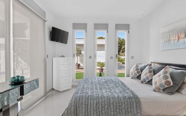 4 Zimmer Villa zu verkaufen in Pinar de Campoverde, Pilar de la Horadada mit Pool Garage - 1.475.000 € (Ref: 10004334)