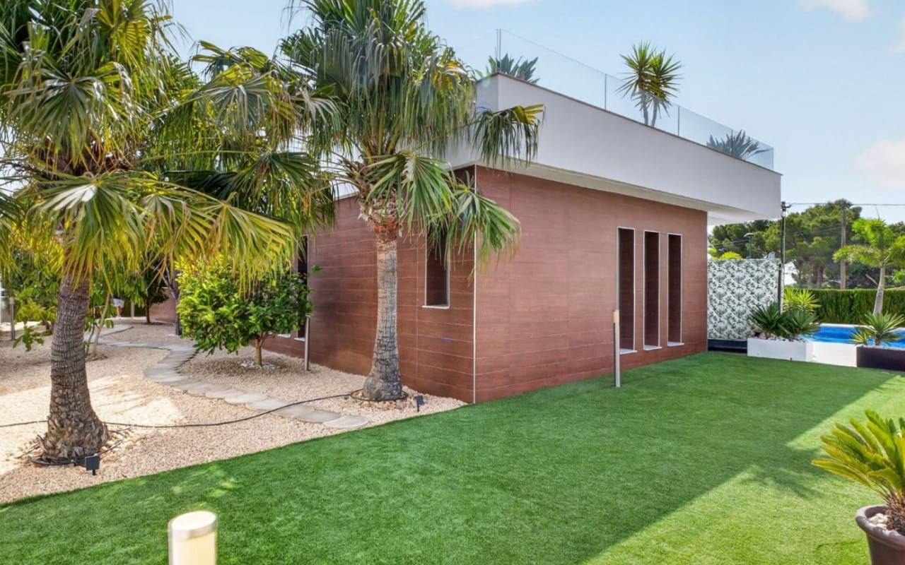 4 soveværelse Villa til salg i Pinar de Campoverde med swimmingpool garage - € 1.475.000 (Ref: 10004334)