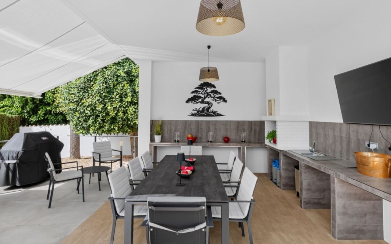 4 soveværelse Villa til salg i Pinar de Campoverde med swimmingpool garage - € 1.475.000 (Ref: 10004334)