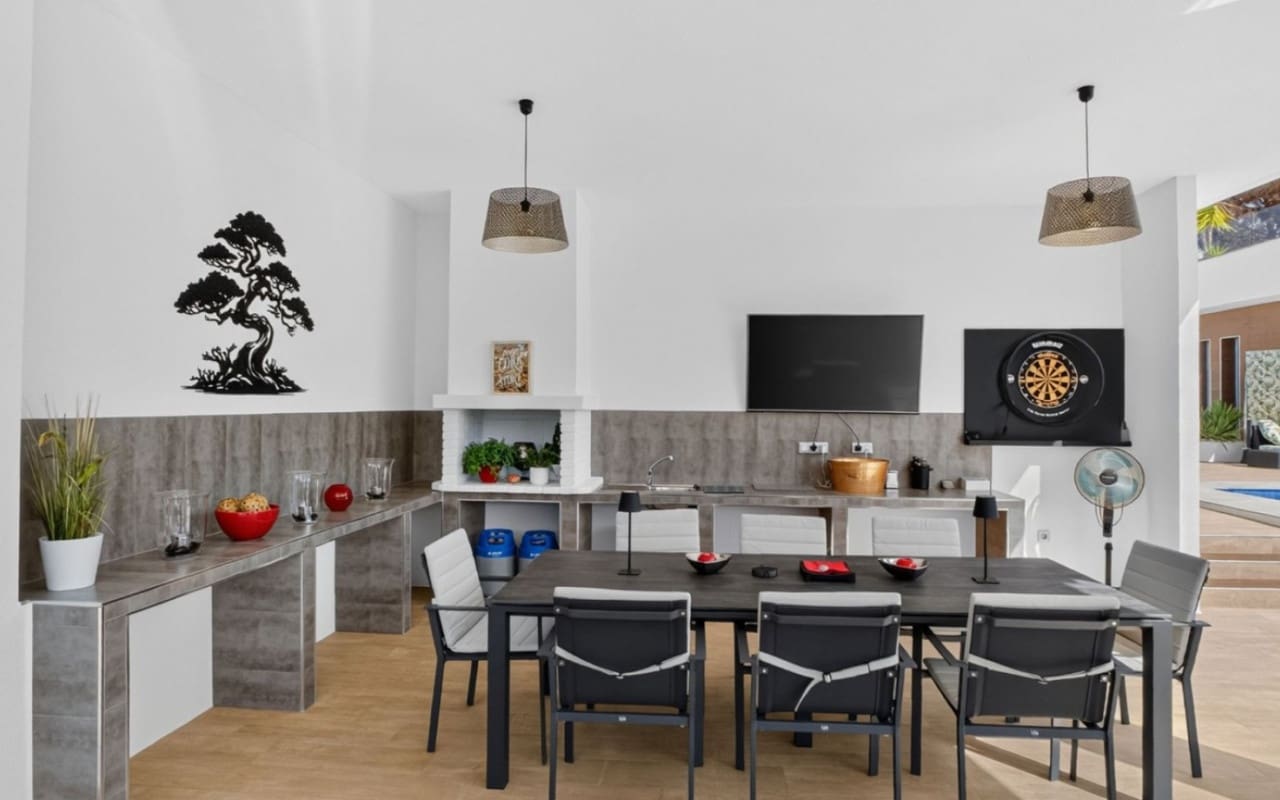 4 soveværelse Villa til salg i Pinar de Campoverde med swimmingpool garage - € 1.475.000 (Ref: 10004334)