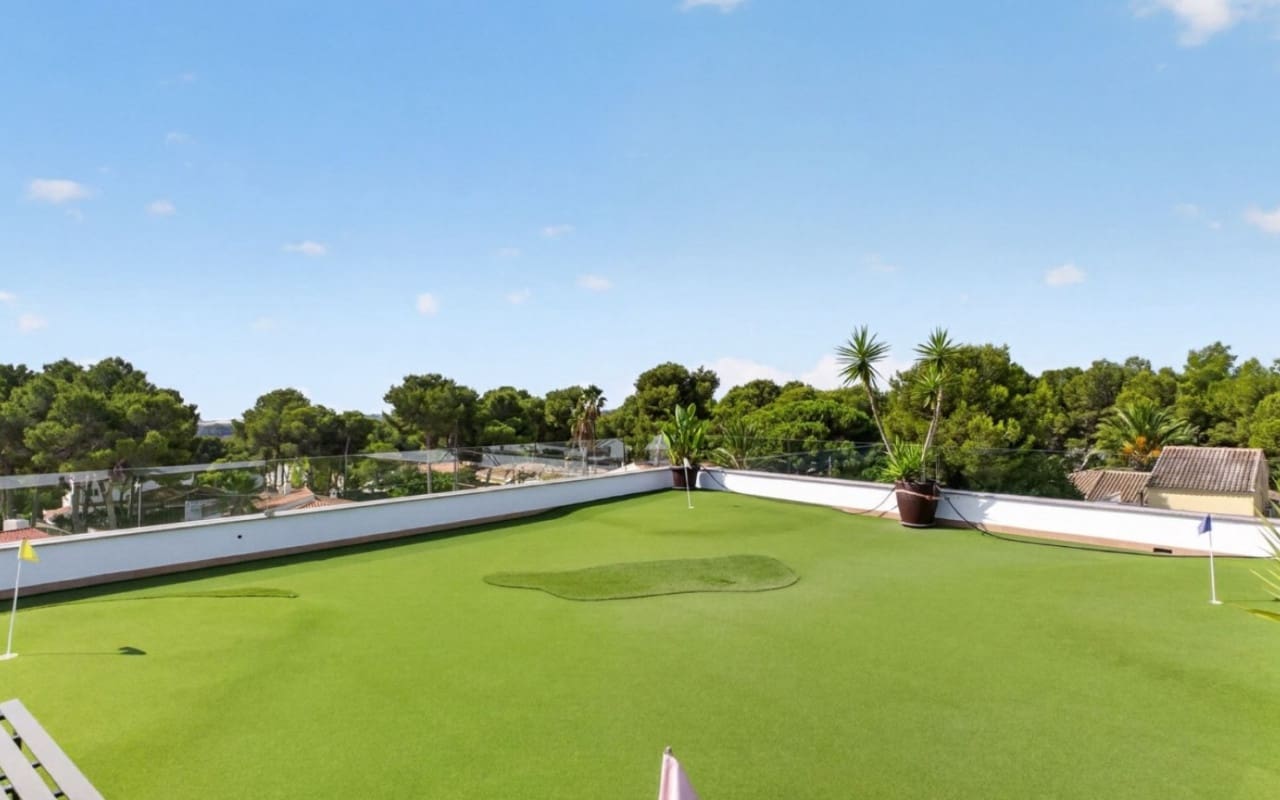 4 soveværelse Villa til salg i Pinar de Campoverde med swimmingpool garage - € 1.475.000 (Ref: 10004334)