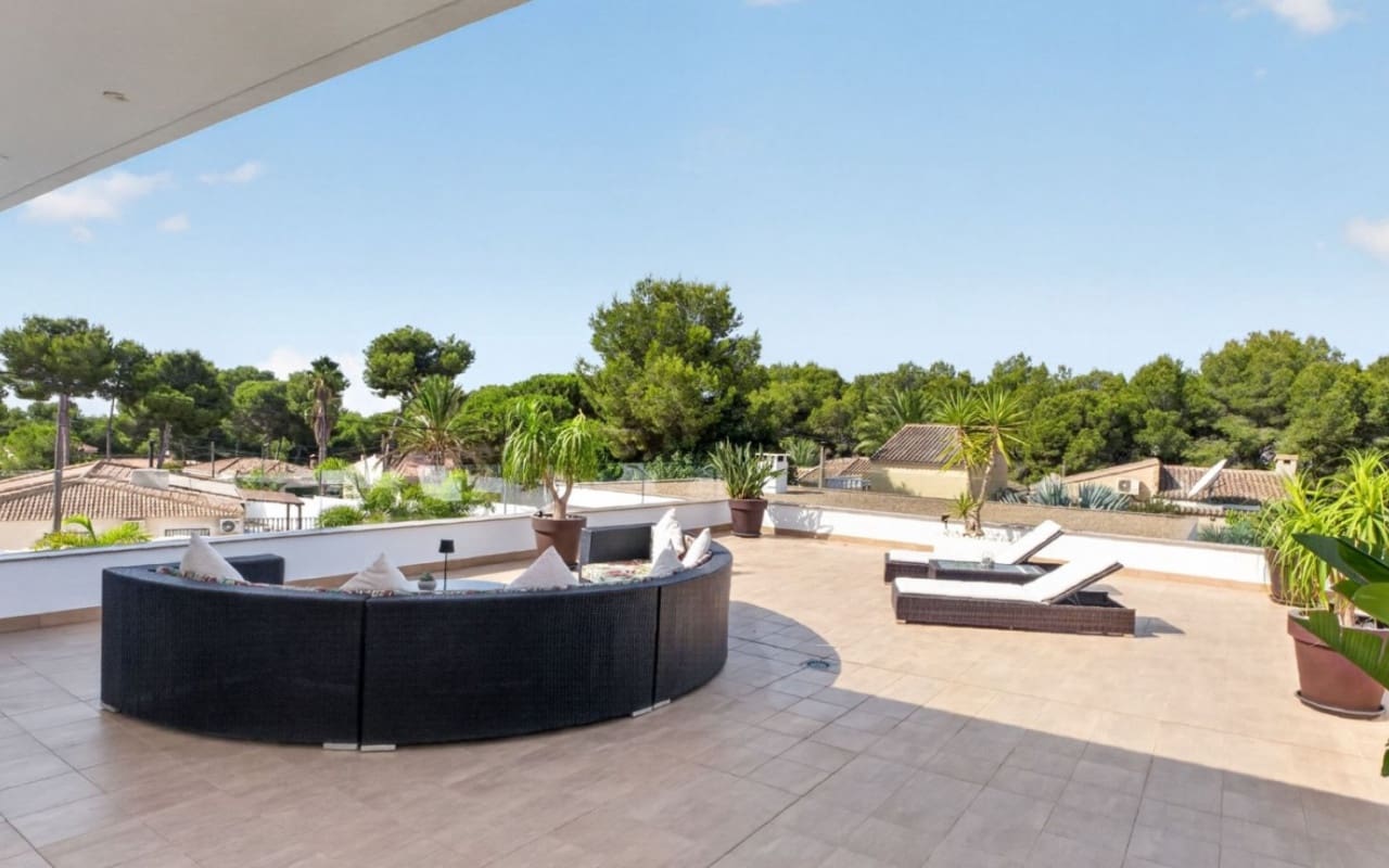 4 soveværelse Villa til salg i Pinar de Campoverde med swimmingpool garage - € 1.475.000 (Ref: 10004334)