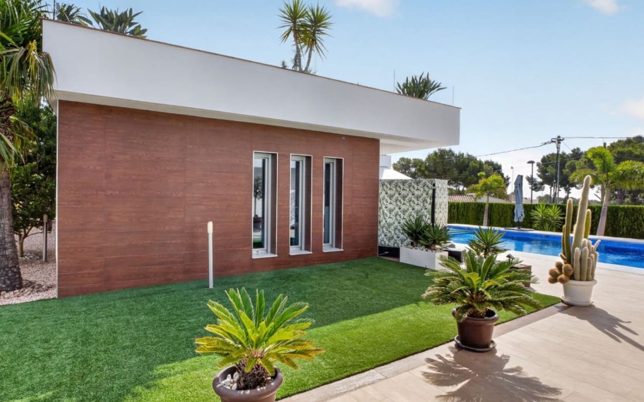 4 soveværelse Villa til salg i Pinar de Campoverde med swimmingpool garage - € 1.475.000 (Ref: 10004334)