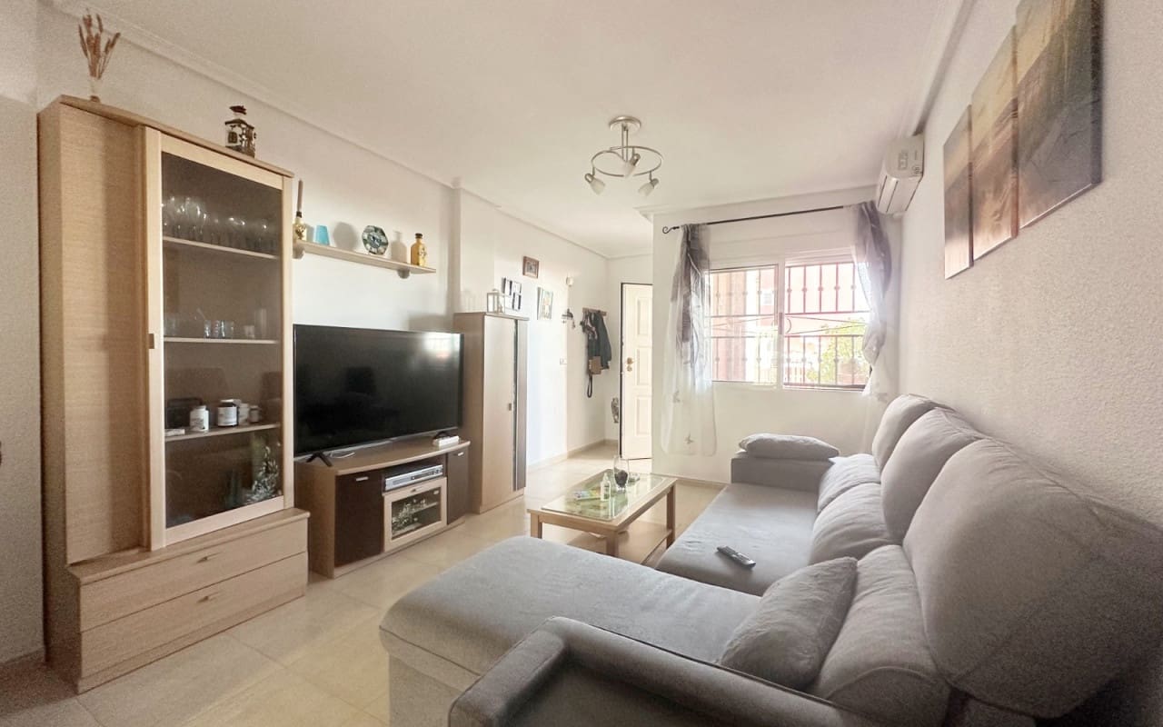 2 slaapkamer Huis te koop in Torrevieja met zwembad - € 162.500 (Ref: 10004335)