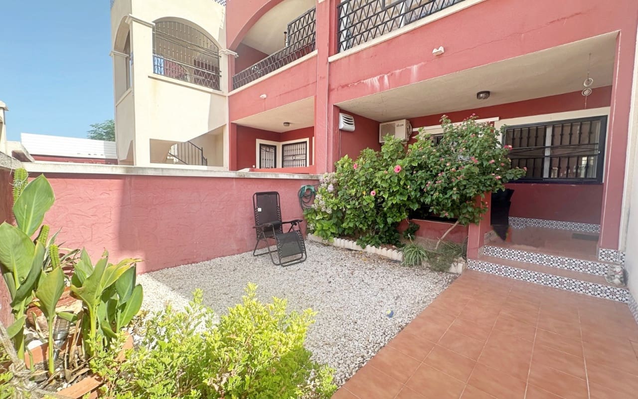 2 slaapkamer Huis te koop in Torrevieja met zwembad - € 162.500 (Ref: 10004335)