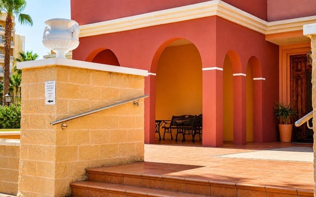 2 soveværelse Lejlighed til salg i Playa de los Locos, Torrevieja med swimmingpool garage - € 254.000 (Ref: 10004337)
