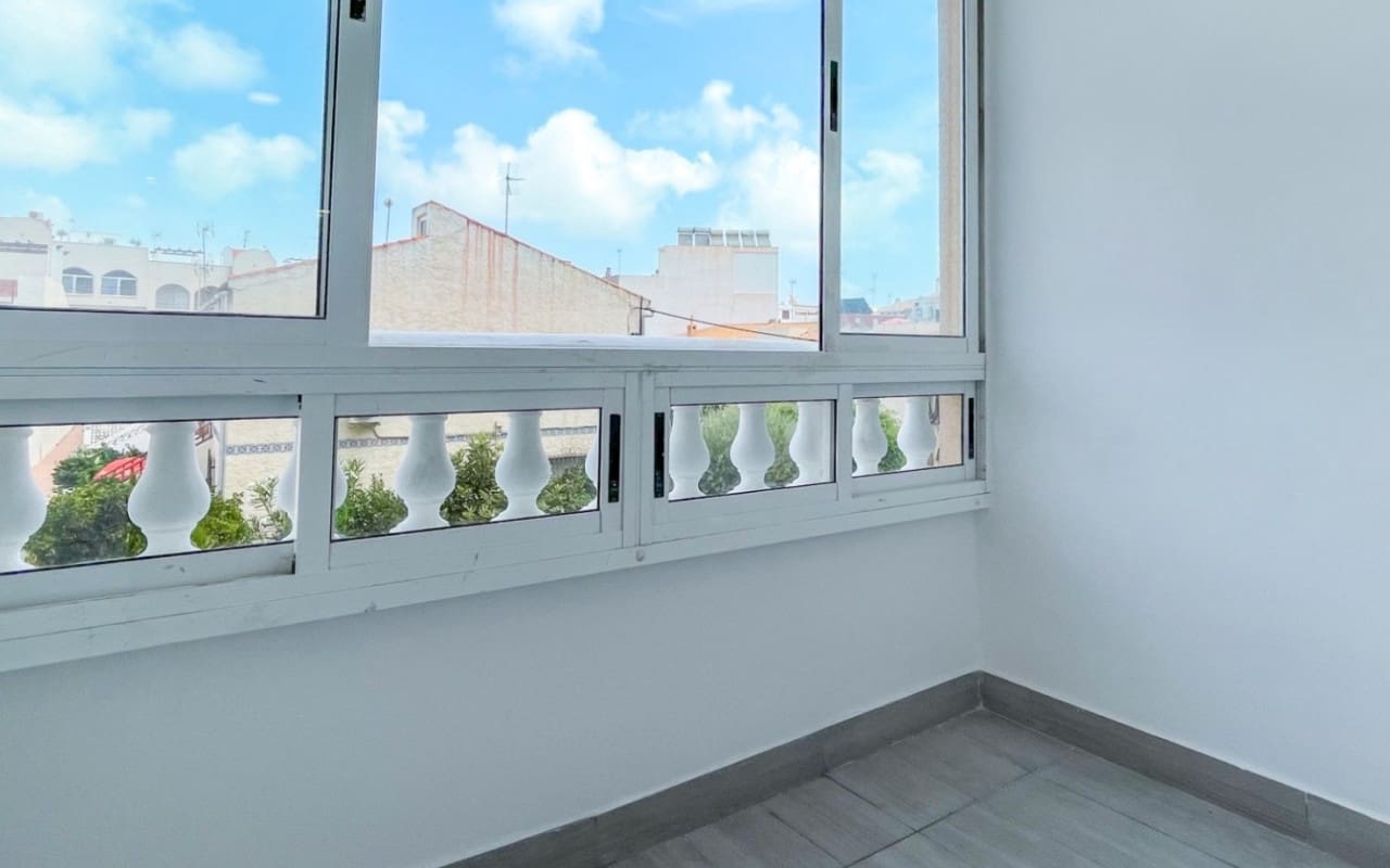 2 sypialnia Apartament na sprzedaż w Torrevieja - 140 000 € (Ref: 10004338)