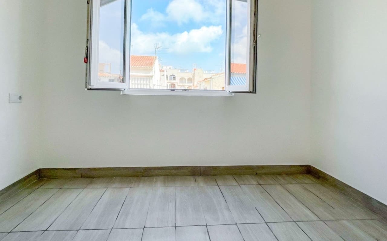 2 sypialnia Apartament na sprzedaż w Torrevieja - 140 000 € (Ref: 10004338)
