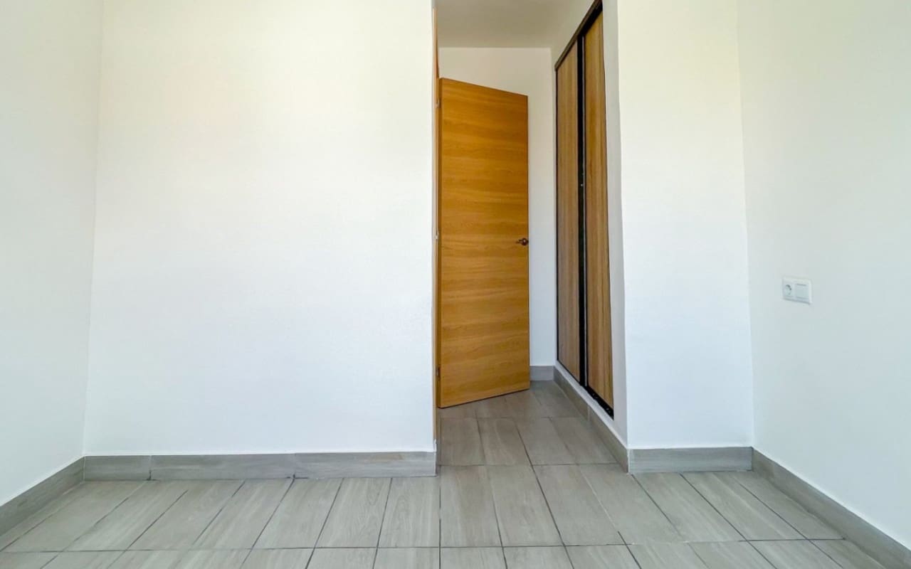 2 sypialnia Apartament na sprzedaż w Torrevieja - 140 000 € (Ref: 10004338)
