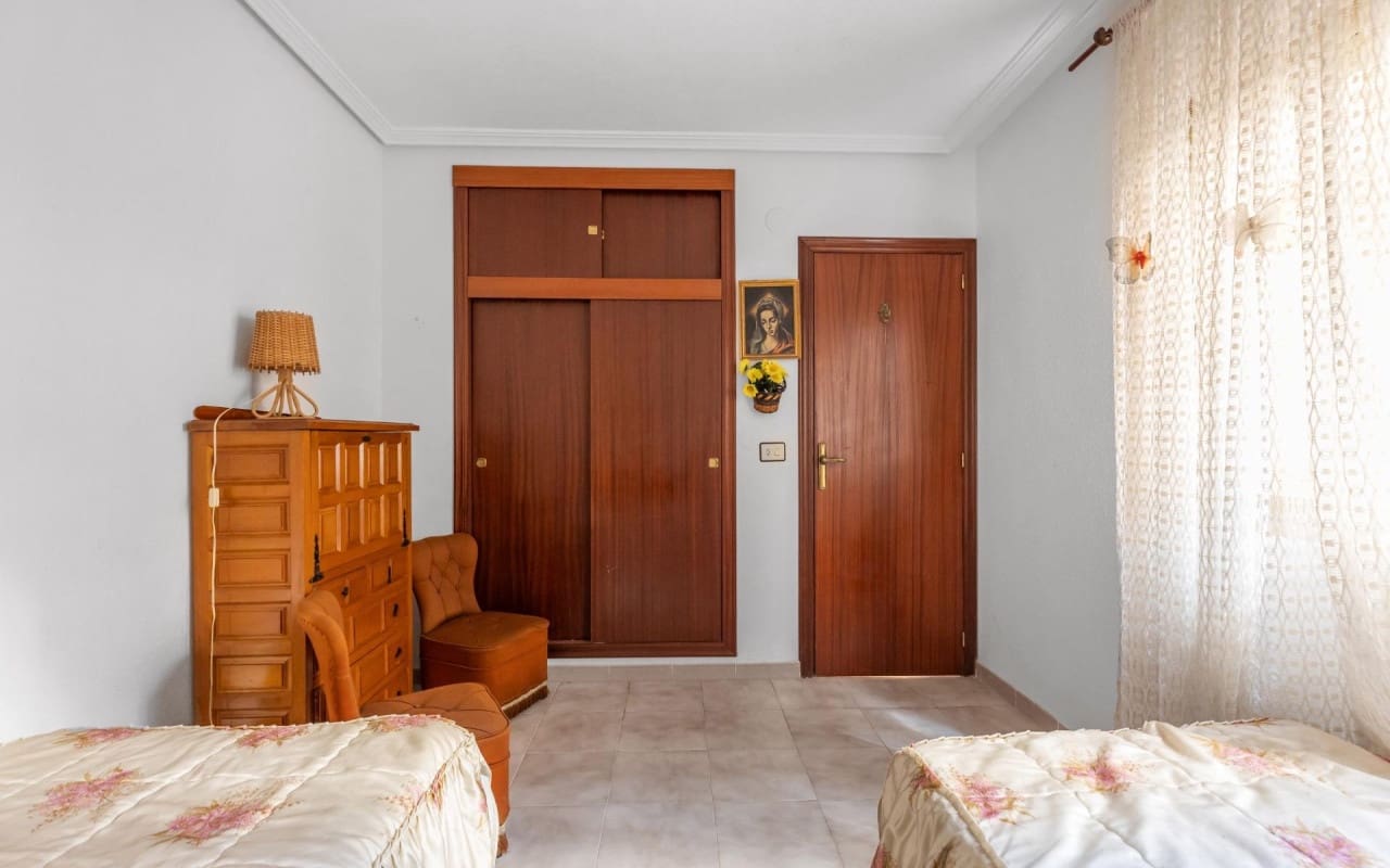 2 soveværelse Lejlighed til salg i Torrevieja - € 129.900 (Ref: 10004341)