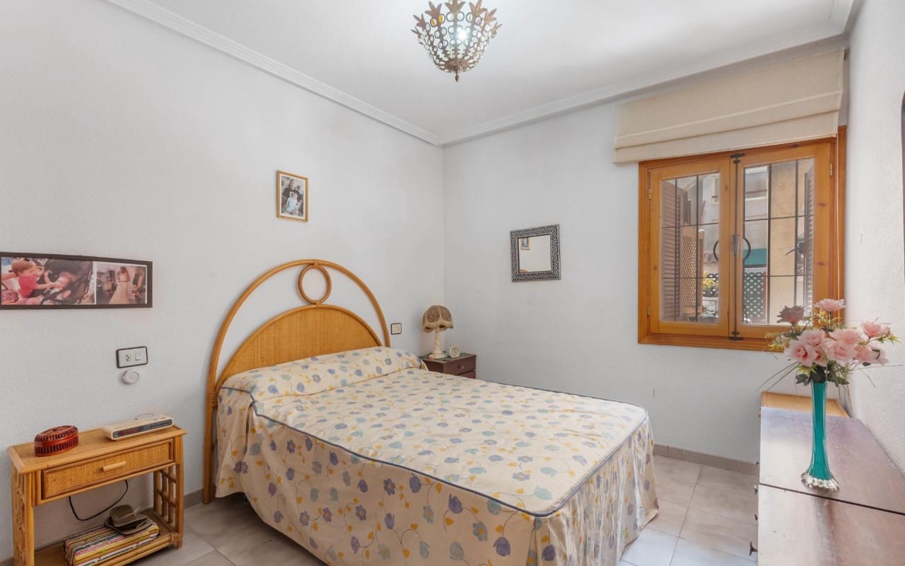 2 soveværelse Lejlighed til salg i Torrevieja - € 129.900 (Ref: 10004341)