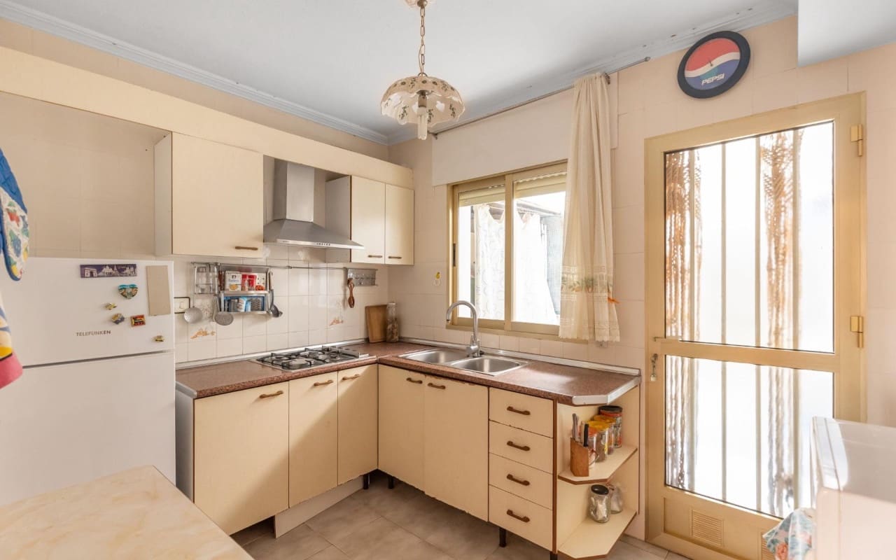 2 soveværelse Lejlighed til salg i Torrevieja - € 129.900 (Ref: 10004341)