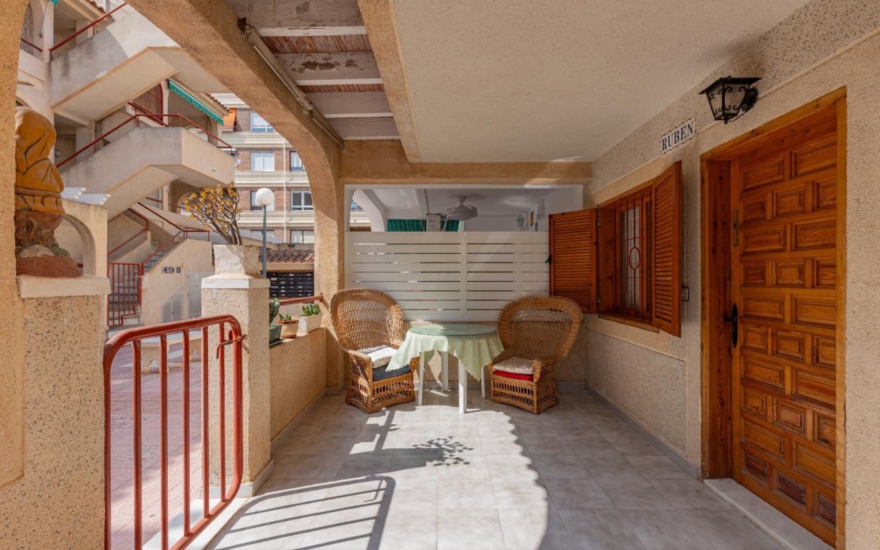2 soveværelse Lejlighed til salg i Torrevieja - € 129.900 (Ref: 10004341)