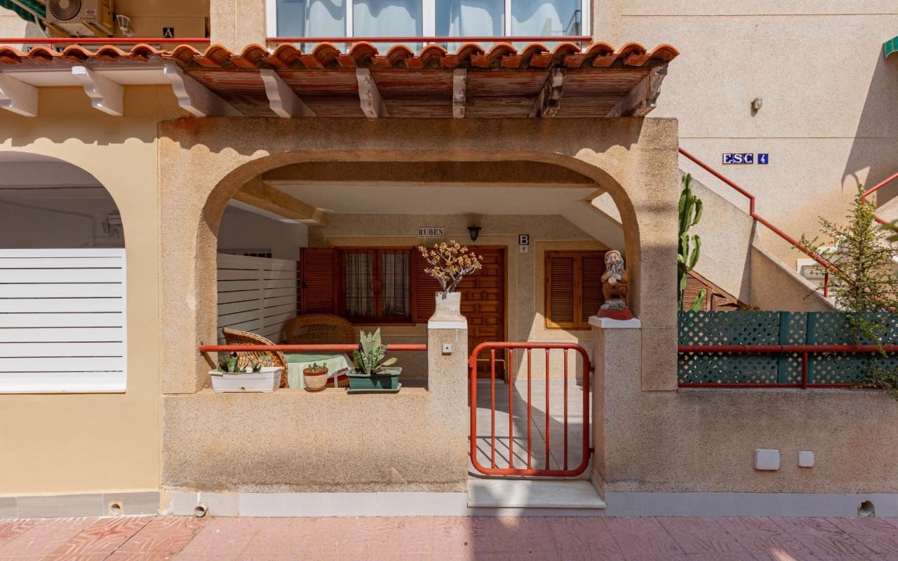 2 soveværelse Lejlighed til salg i Torrevieja - € 129.900 (Ref: 10004341)