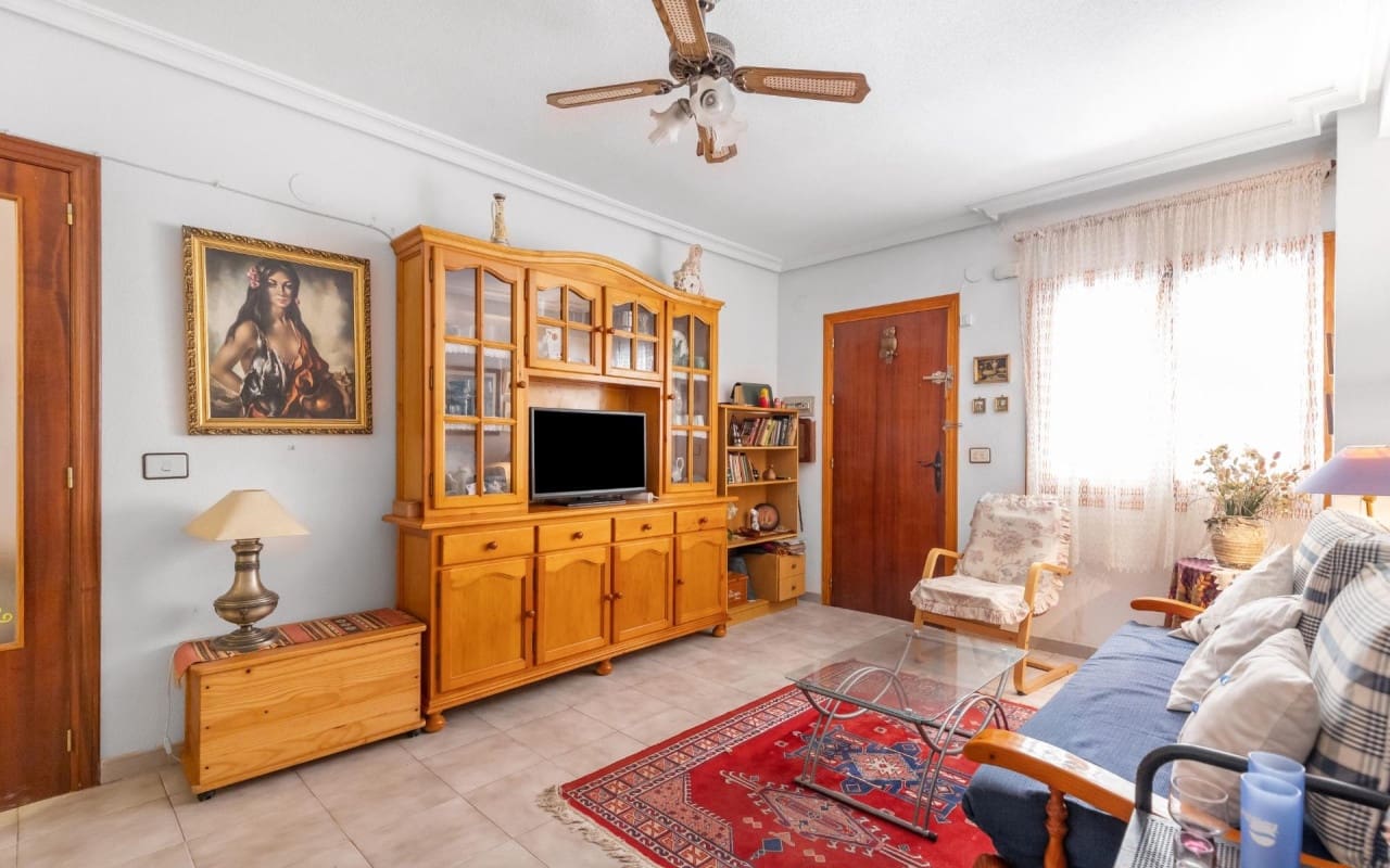 2 soveværelse Lejlighed til salg i Torrevieja - € 129.900 (Ref: 10004341)