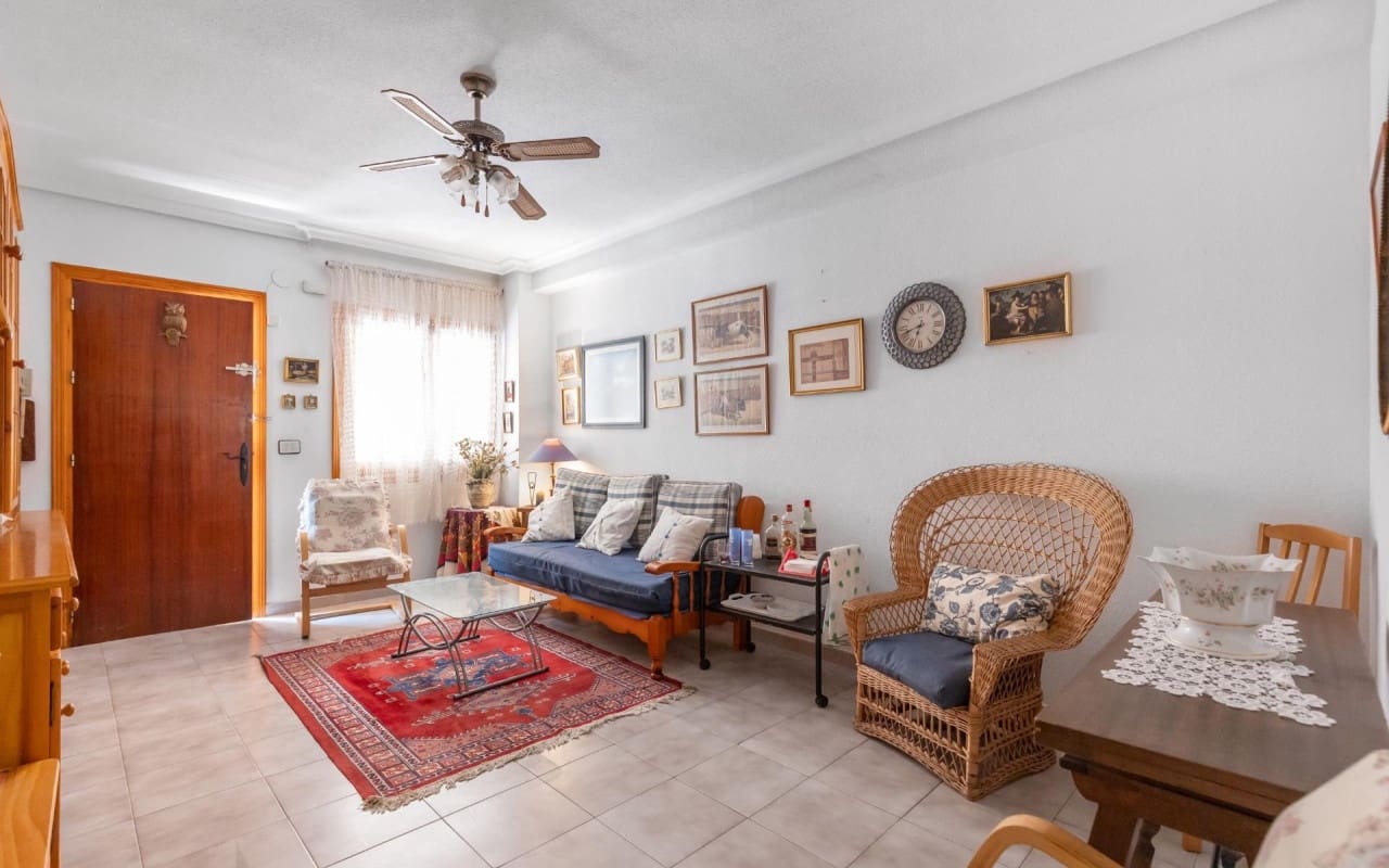 2 soveværelse Lejlighed til salg i Torrevieja - € 129.900 (Ref: 10004341)