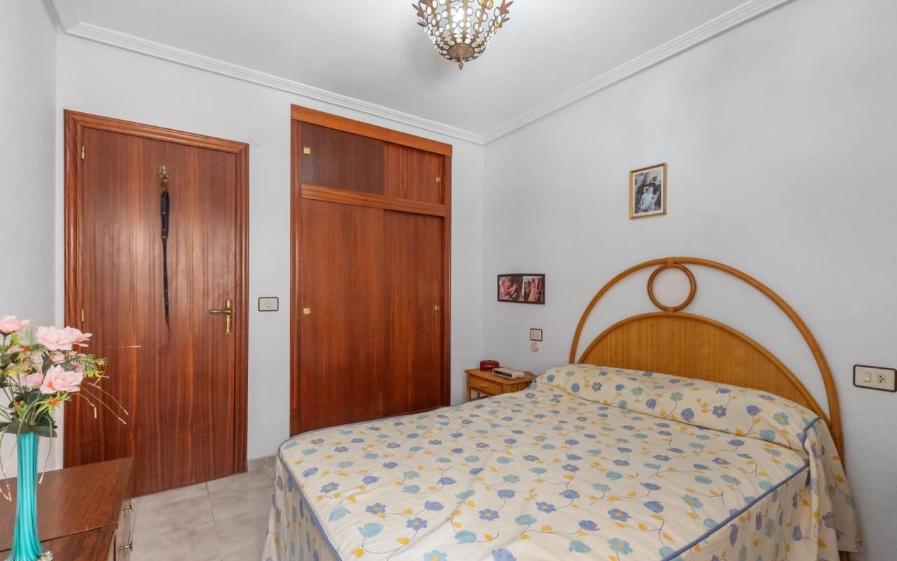 2 soveværelse Lejlighed til salg i Torrevieja - € 129.900 (Ref: 10004341)