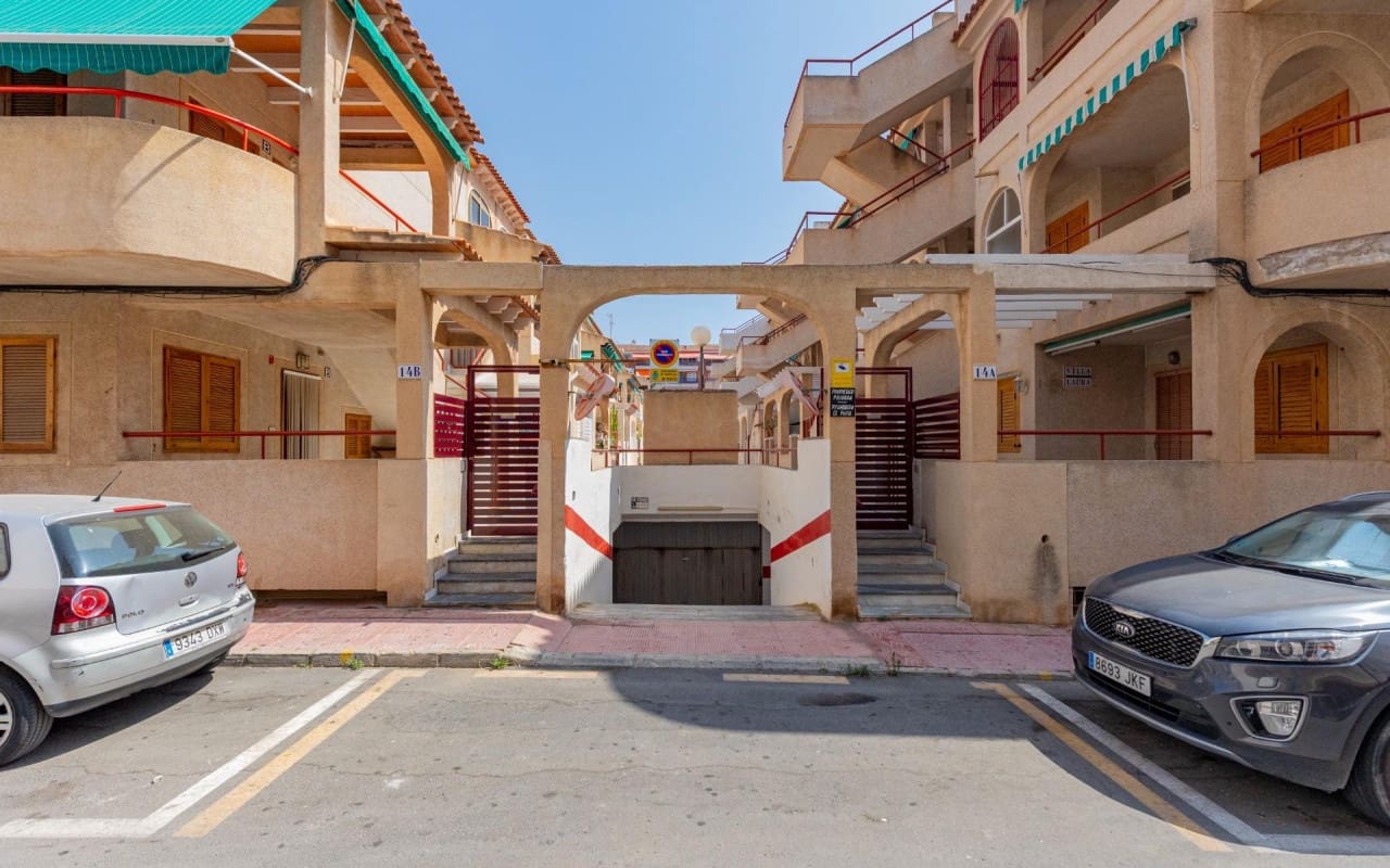 2 soveværelse Lejlighed til salg i Torrevieja - € 129.900 (Ref: 10004341)