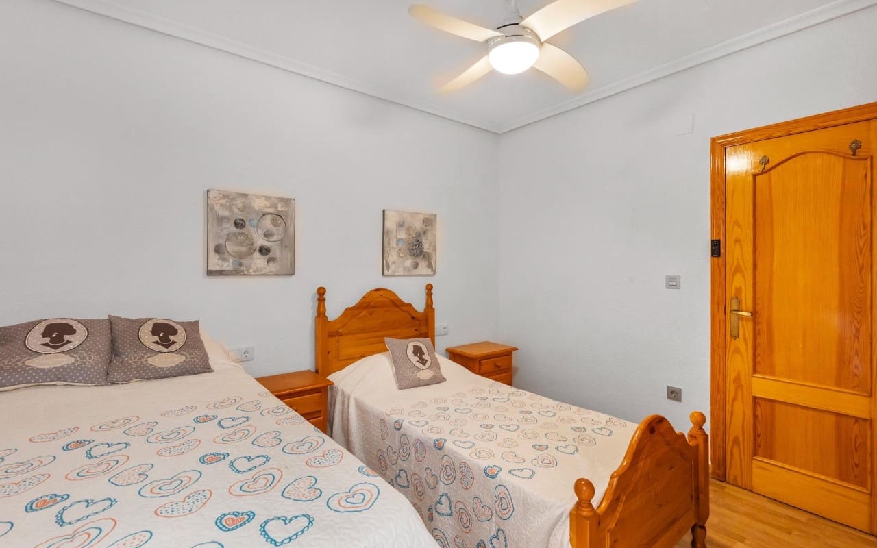 2 makuuhuone Huoneisto myytävänä paikassa Torrevieja - 169 900 € (Ref: 10009367)