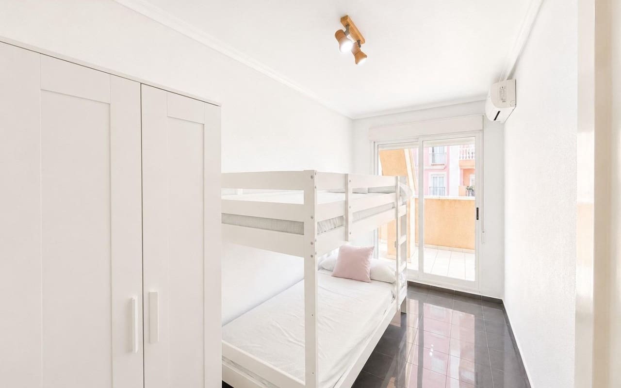 2 chambre Penthouse à vendre à Torrevieja avec garage - 180 000 € (Ref: 10011893)
