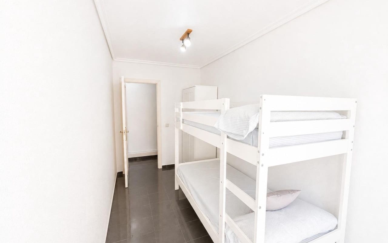2 chambre Penthouse à vendre à Torrevieja avec garage - 180 000 € (Ref: 10011893)