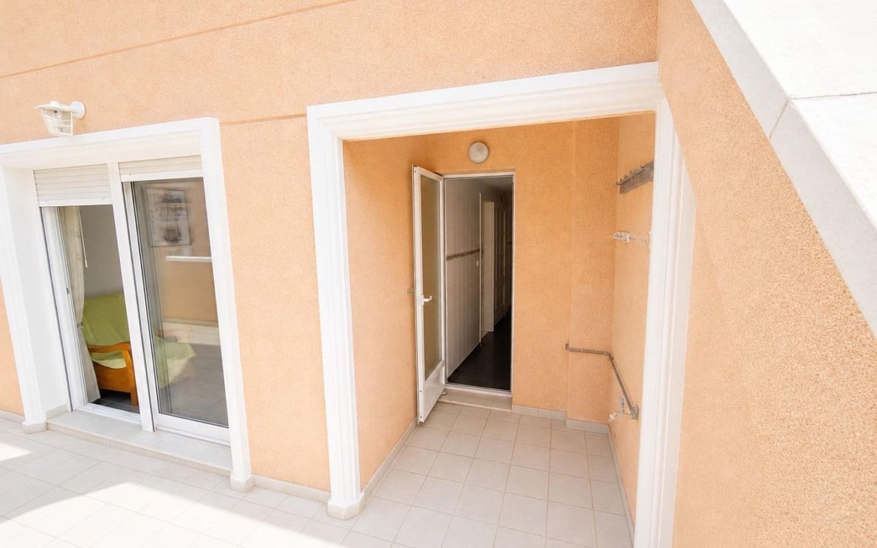 2 chambre Penthouse à vendre à Torrevieja avec garage - 180 000 € (Ref: 10011893)