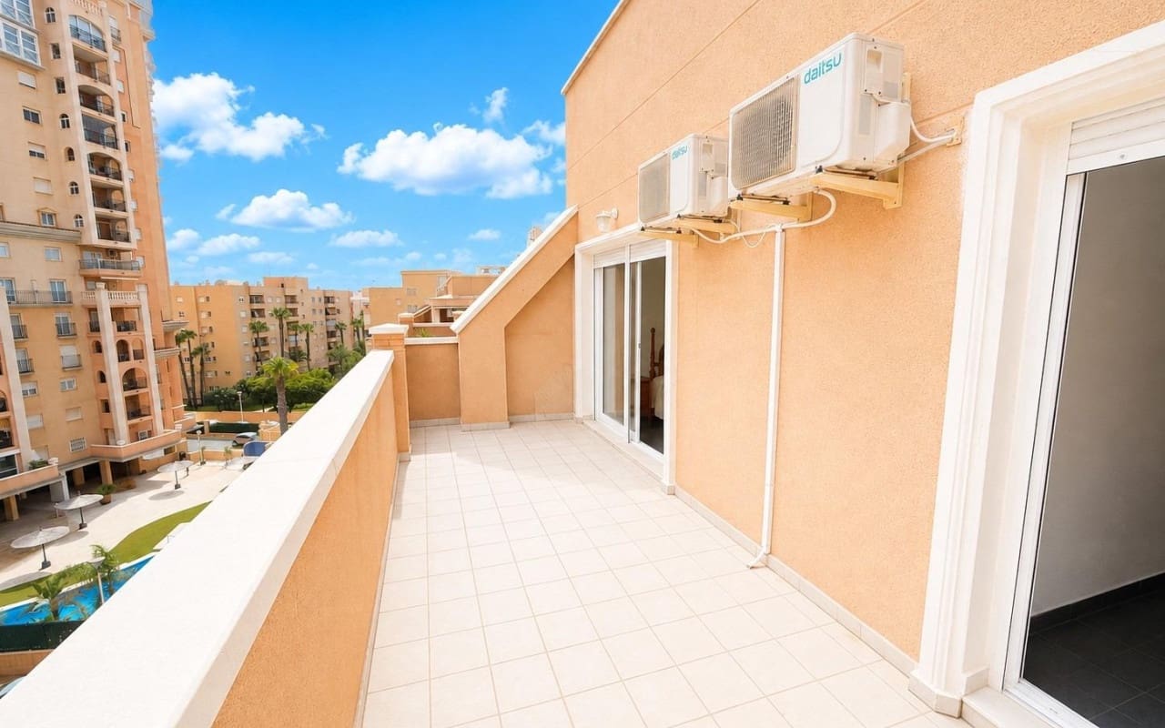 2 chambre Penthouse à vendre à Torrevieja avec garage - 180 000 € (Ref: 10011893)