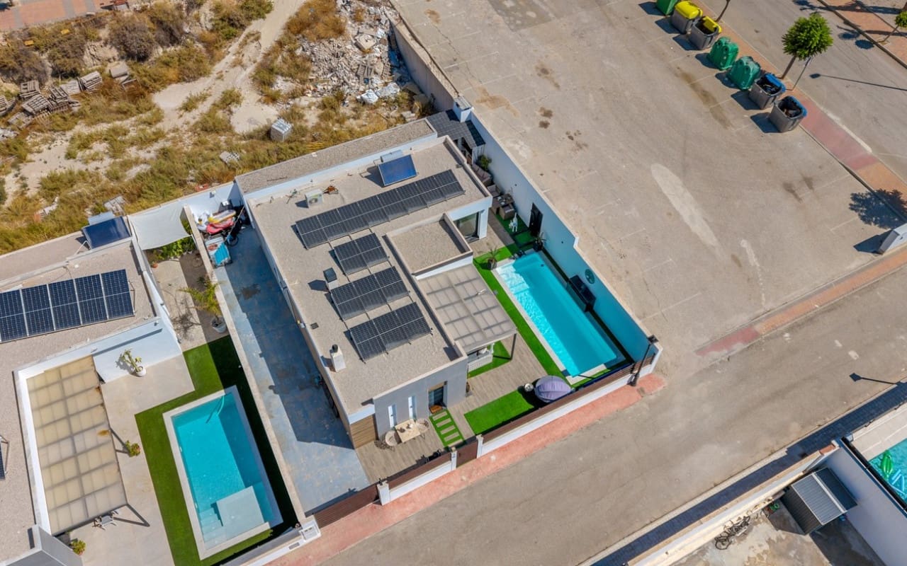 4 bedroom Villa for sale in Fortuna with pool garage - € 355,000 (Ref: 10012471)