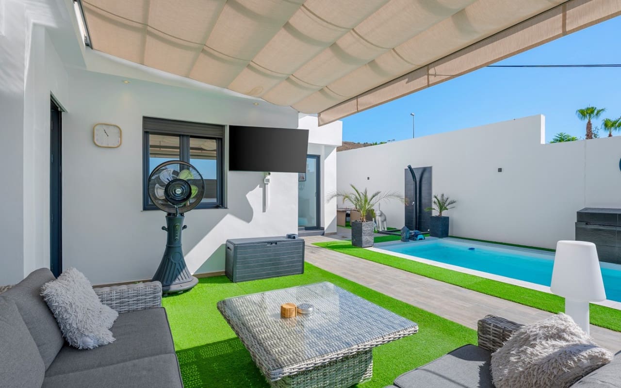 4 bedroom Villa for sale in Fortuna with pool garage - € 355,000 (Ref: 10012471)