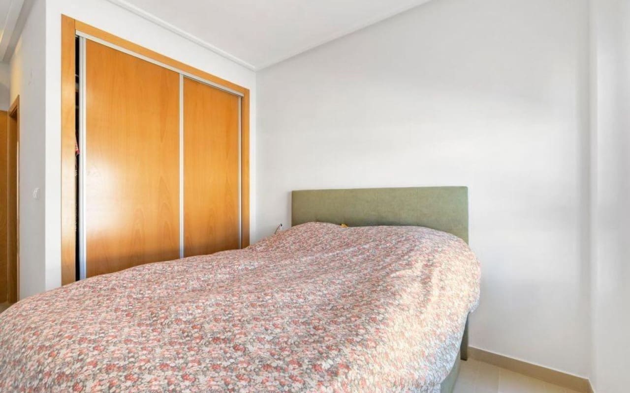 Ático de 2 habitaciones en Torre de la Horadada en venta con piscina garaje - 259.000 € (Ref: 10012472)